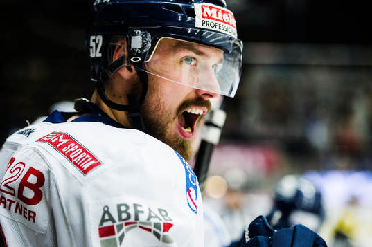 Djurgårdens Mikael Ahlén jublar
