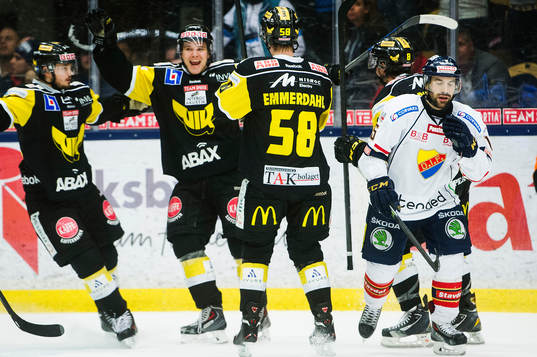 Västerås Tomas Mitell  jublar
