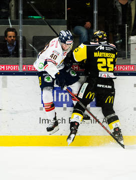 Djurgårdens  Mattias Kalin Västerås Viktor Mårtensson