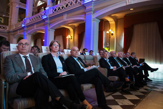Delegater med bland annat Mikael Santoft,