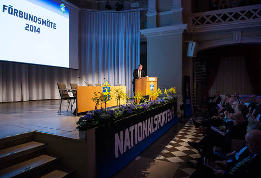 Karl-Erik Nilsson, ordförande, talar