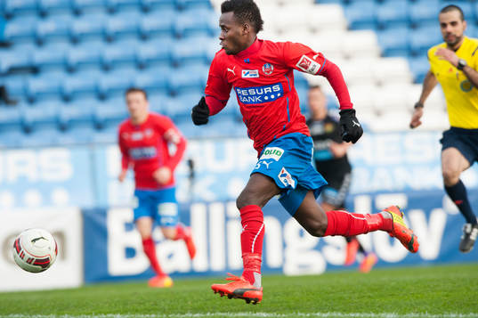 Helsingborgs David Accam  i matchen i Svenska Cupen mellan