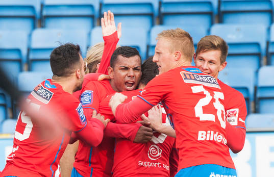 Helsingborgs Alvaro Santos har gjort 2-1 i matchen i