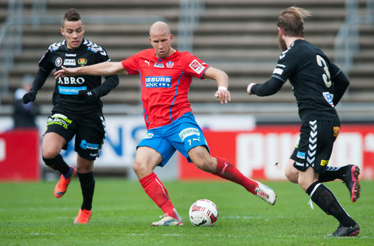 Helsingborgs Mattias Lindström i matchen i Svenska Cupen