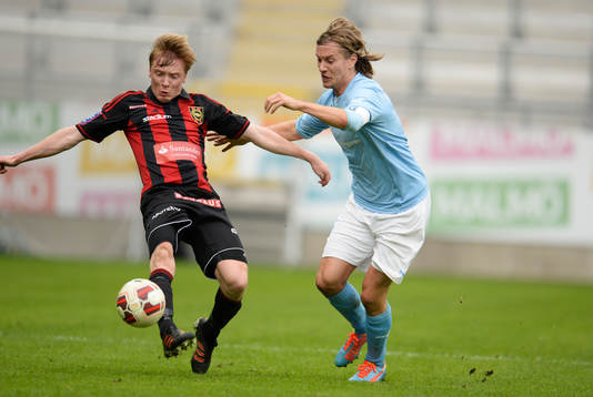 Brommapojkarnas Pontus Åsbrink och Malmö FFs Markus Halsti