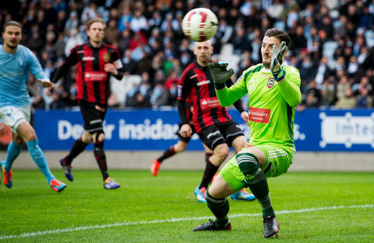 Brommapojkarnas målvakt Ivo Vazgec