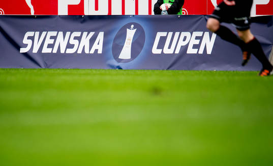 En skylt som förkunnar att det spelas Svenska Cupen
