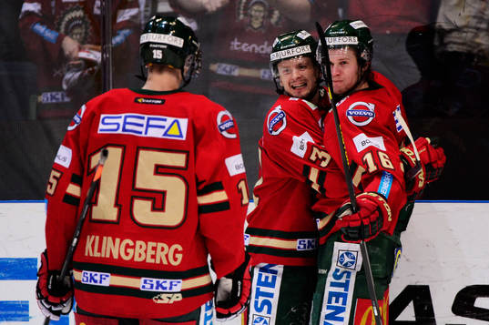 Frölundas Nicklas Lasu och Anton Axelsson jublar