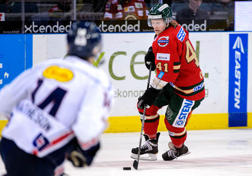 Frölundas Mathis Olimb med pucken