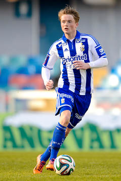 IFK Göteborgs Sam Larsson med bollen