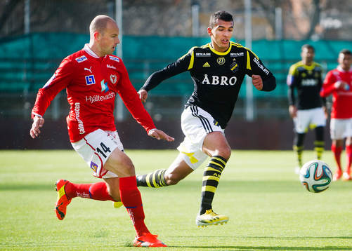 Kalmars Stefan Larsson och AIKs Nabil Bahoui