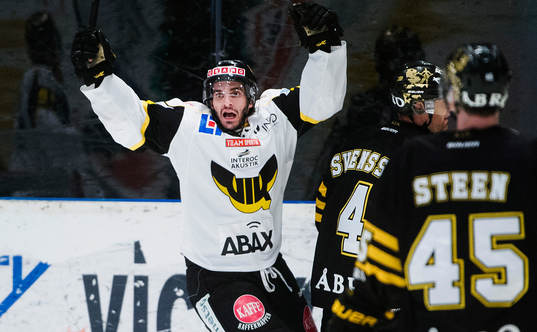 Västerås Luca Caputi jublar