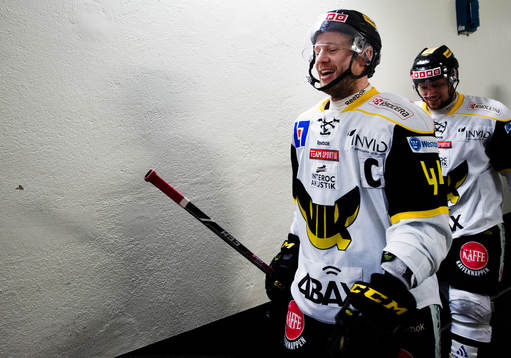 Västerås Per Helmersson skrattar och jublar