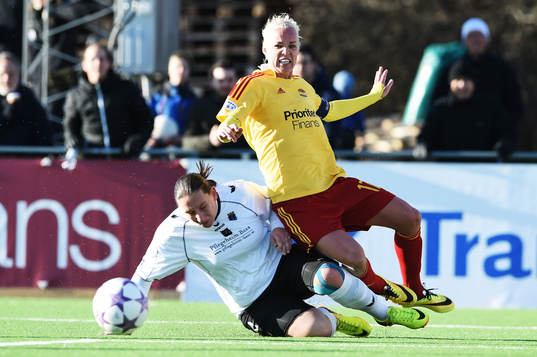 Neulengbachs Natascha Celouch och Tyresös Caroline Seger