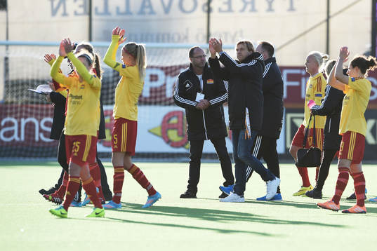 Tyresö med tränaren Tony Gustavsson i spetsen tackar