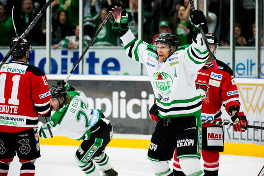 Rögles Mathias Tjärnqvist jublar