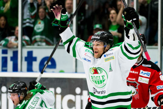 Rögles Mathias Tjärnqvist jublar