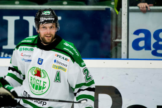 Rögles Jakob Johansson splade sin 100e kvalseriematch