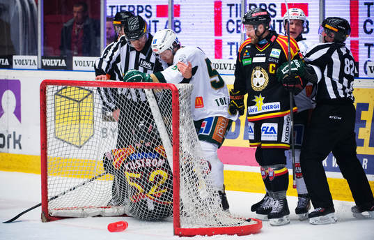 Brynäs Lukas Kilström och Färjestads Ole-Kristian