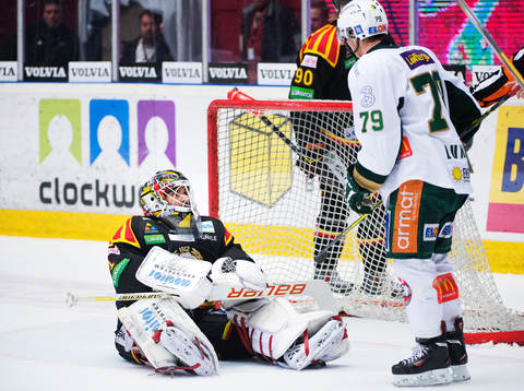 Brynäs målvakt Bernhard Starkbaum och Färjestads Patrik