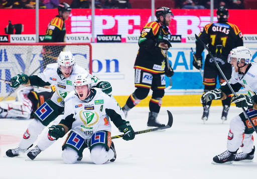 Färjestads Patrik Lundh jublar