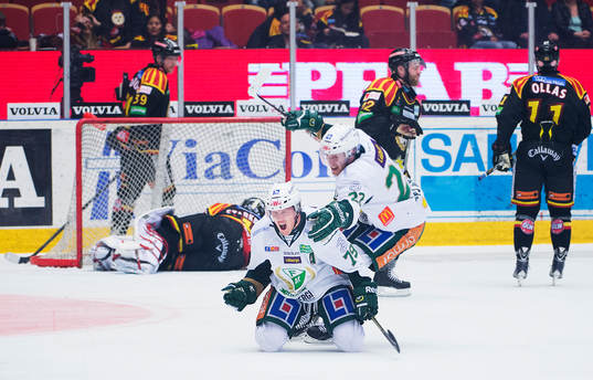 Färjestads Patrik Lundh jublar