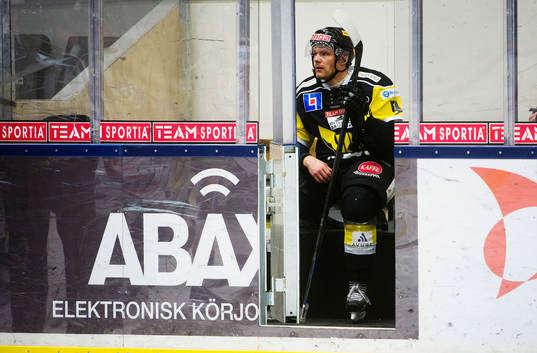Västerås Tomas Mitell sitter i utvisningsbåset
