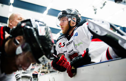 Malmö Redhawks David Liffiton stretchar