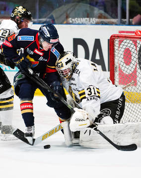 s målvakt Daniel Larsson