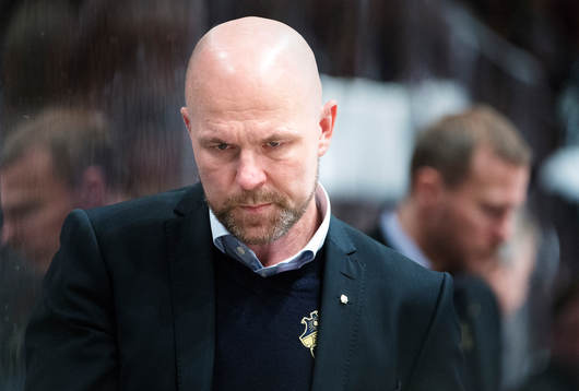 s tränare Mattias Norström deppar