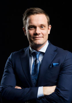 Jon Persson, Cmore