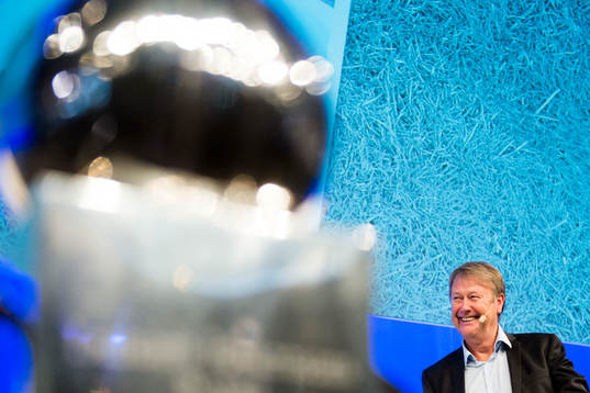 Malmö FFs tränare Åge Hareide i förgrunden Lennart