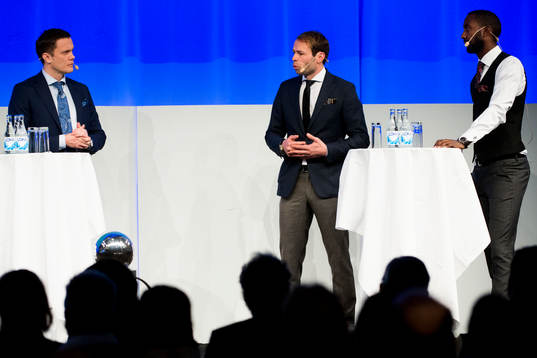C mores Jon Persson, AIKs tränare Andreas Alm och AIKs