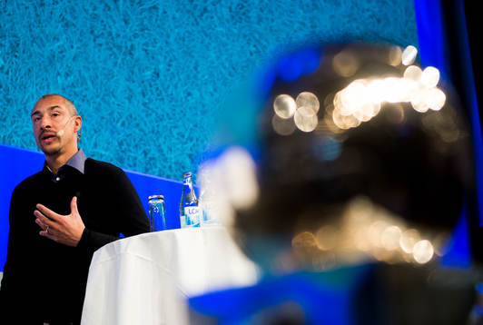 Falkenbergs tränare Henrik Larsson i förgrunden Lennart