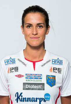 Damfotbollsspelaren Arbnora Robeli, Halmia