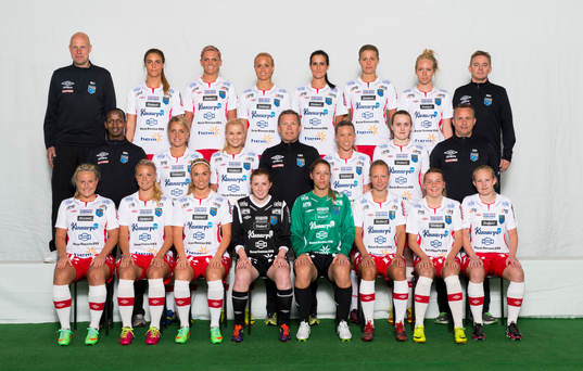 Spelare i damfotbollslaget Halmia