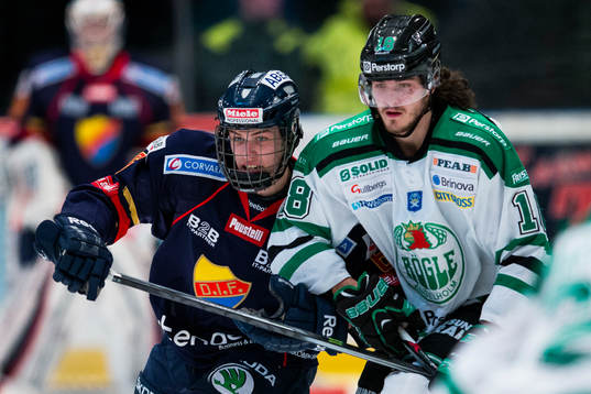Djurgårdens Andreas Englund och Rögles Dennis Everberg i