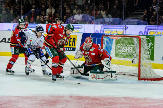 Linköpings Kent McDonell gör 0-1
