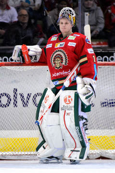 Frölundas målvakt Lars Johansson deppar