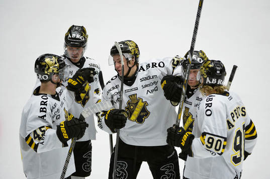 s Fredrik Svensson jublar
