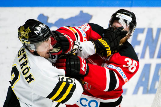 s Victor Ahlström