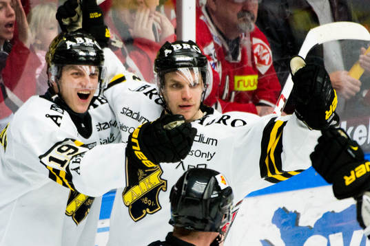 AIK firar Fredrik Hynning