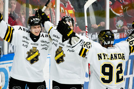 AIK firar Fredrik Hynning