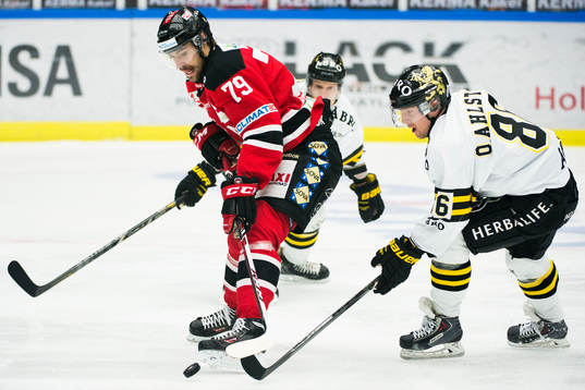 s Oscar Ahlström