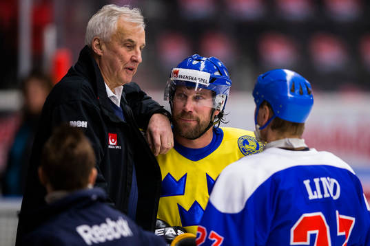 Tre Kronor Legends tränare Curt Lundmark, Peter Forsberg