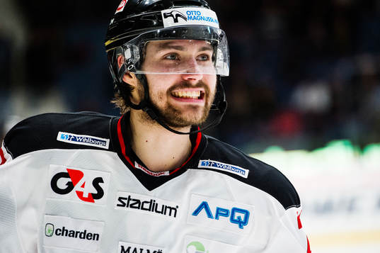 Malmö Redhawks Ludvig Rensfeldt  jublar