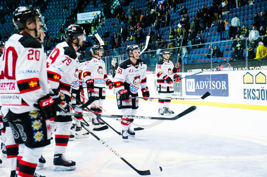Malmö Redhawks  spelare jublar