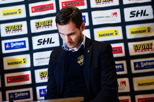 s assisterande tränare Daniel Rudslätt