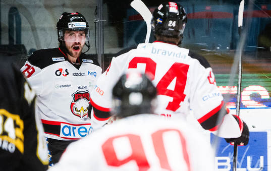 Malmö Redhawks Ludvig Rensfeldt  jublar