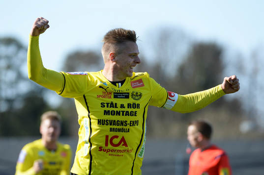 Mjällbys Mattias Håkansson jublar